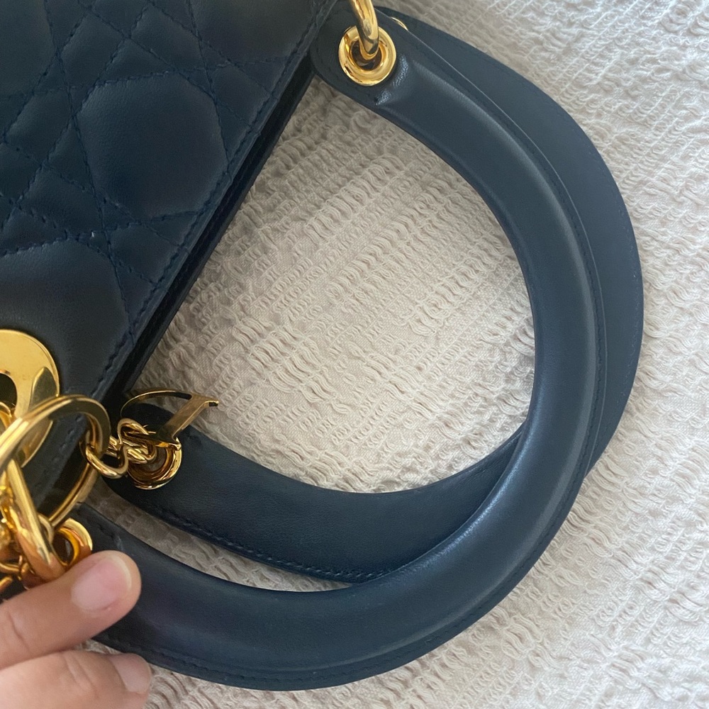 ❤️SOLD❤️Authentic Vintage Lady Dior in Cannage Lambskin leather in Navy w GHW - Picture 4 of 15
